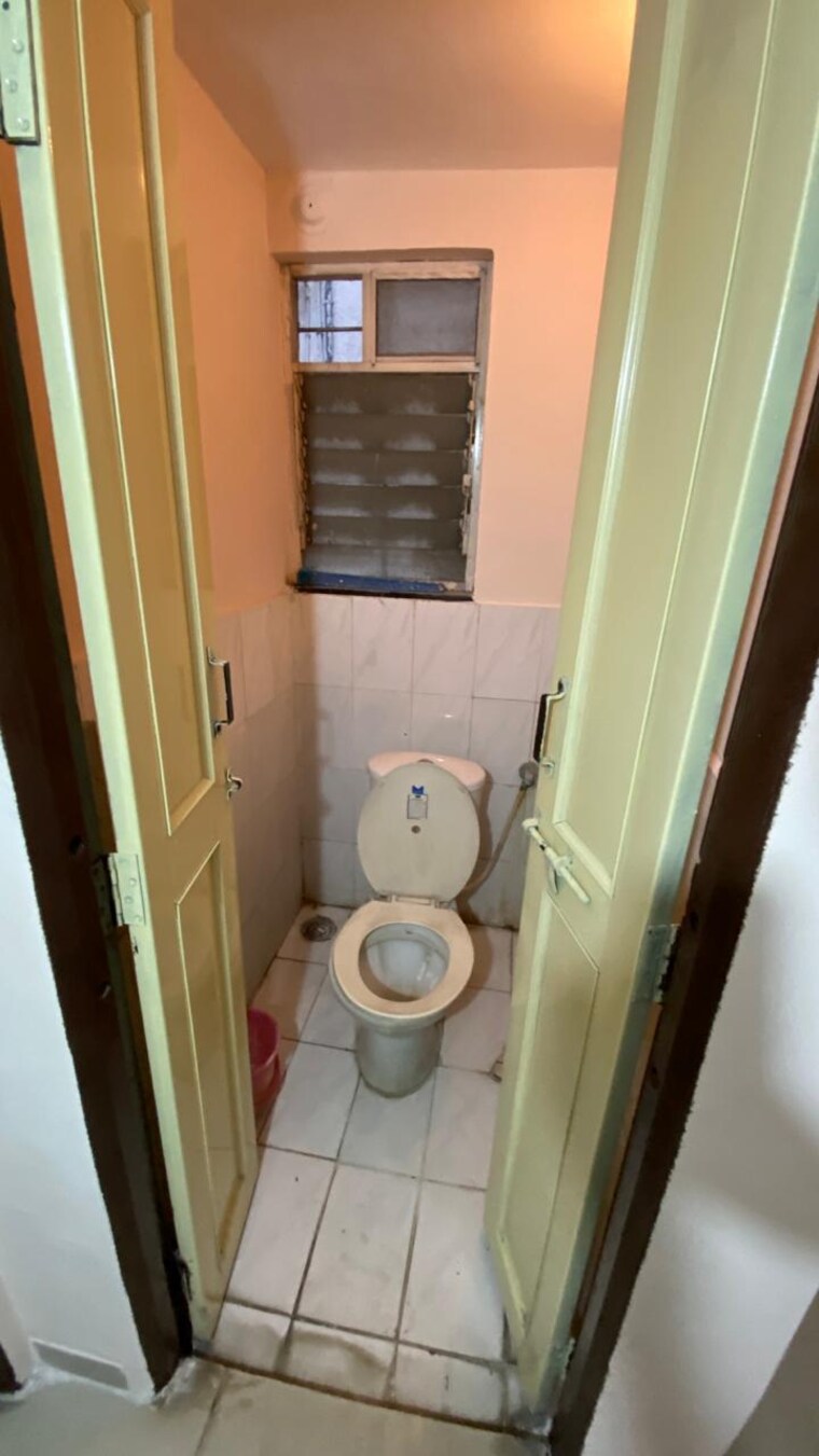 Bathroom, sai-ratan-apartment 1 Bedroom 600 Sq.Ft. Apartment In Vadgaon Budruk Pune 9496932