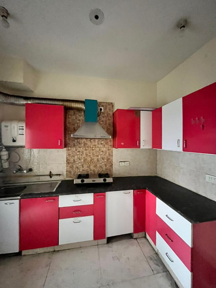 Kitchen, gardenia-golf-city 3 Bedroom 1350 Sq.Ft. Apartment In Sector 75 Noida 9496957