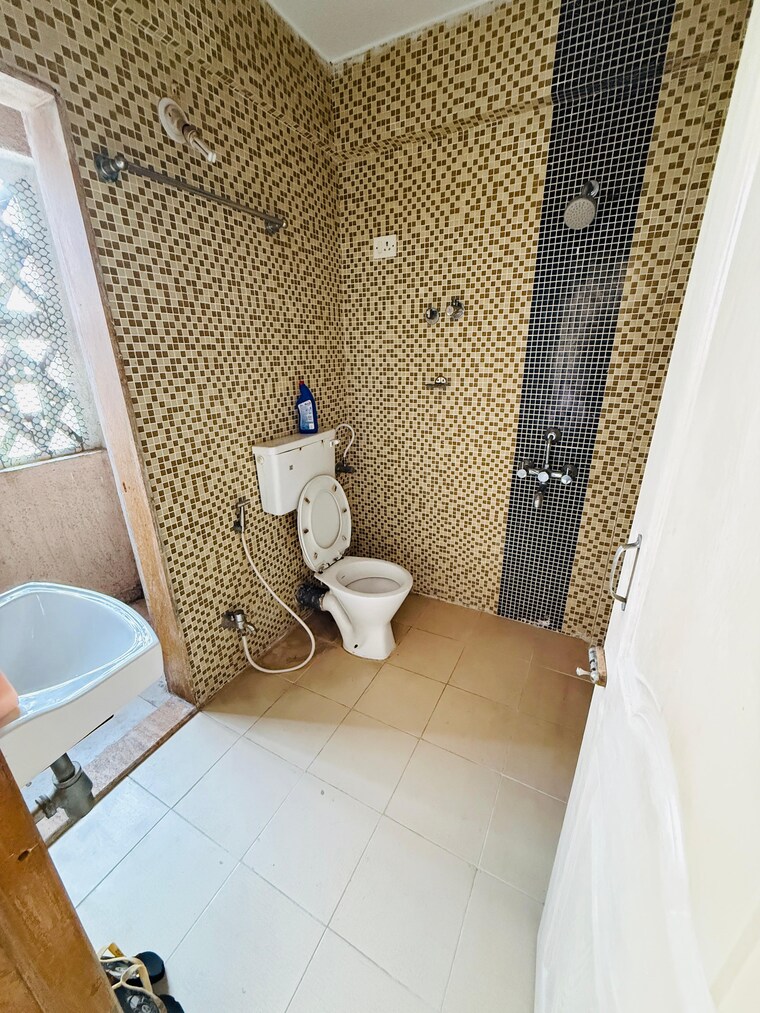 Bathroom, ozone-valley 3 Bedroom 1060 Sq.Ft. Apartment In Kalwa Thane 9496997