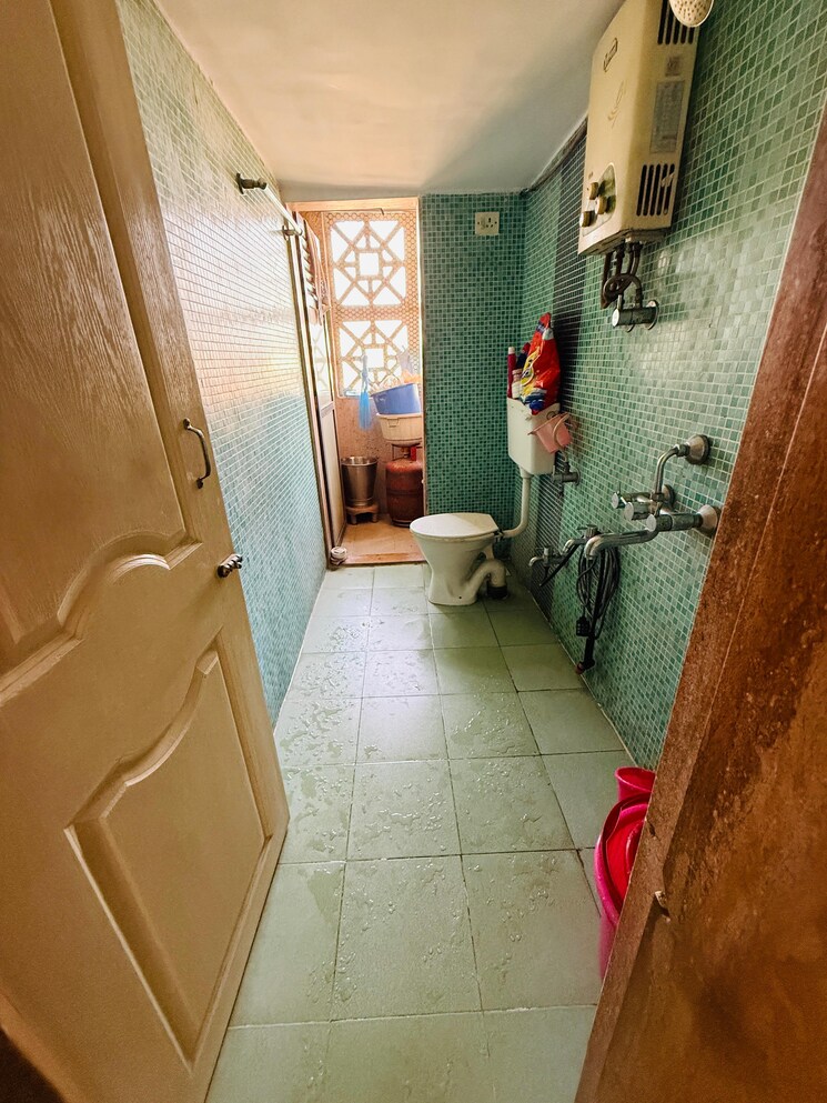 Bathroom, ozone-valley 3 Bedroom 1060 Sq.Ft. Apartment In Kalwa Thane 9496997