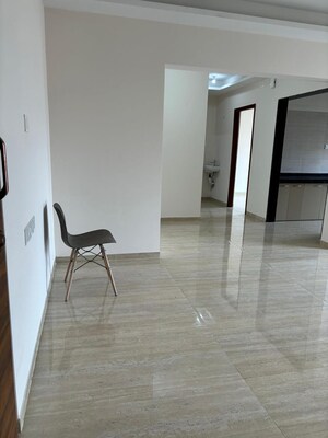 2 BHK Apartment For Rent in Je And Vee Om Trimurti, Malad East