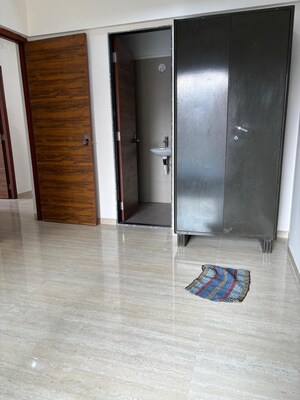 Room in 2 BHK Apartment at Je And Vee Om Trimurti, Malad East – for Rent