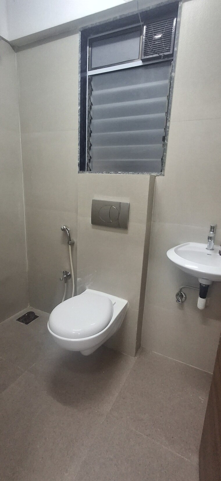 Bathroom, je-and-vee-om-trimurti 2 Bedroom 687 Sq.Ft. Apartment In Malad East Mumbai 9497013