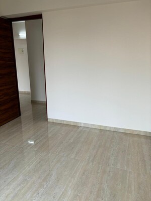 Room in 2 BHK Apartment at Je And Vee Om Trimurti, Malad East – for Rent