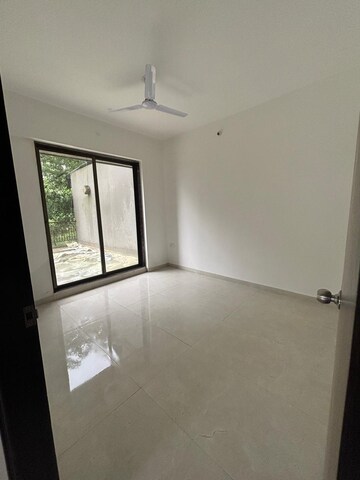 Room in 1 BHK Apartment at Mega Pearl, Titwala – for Sale