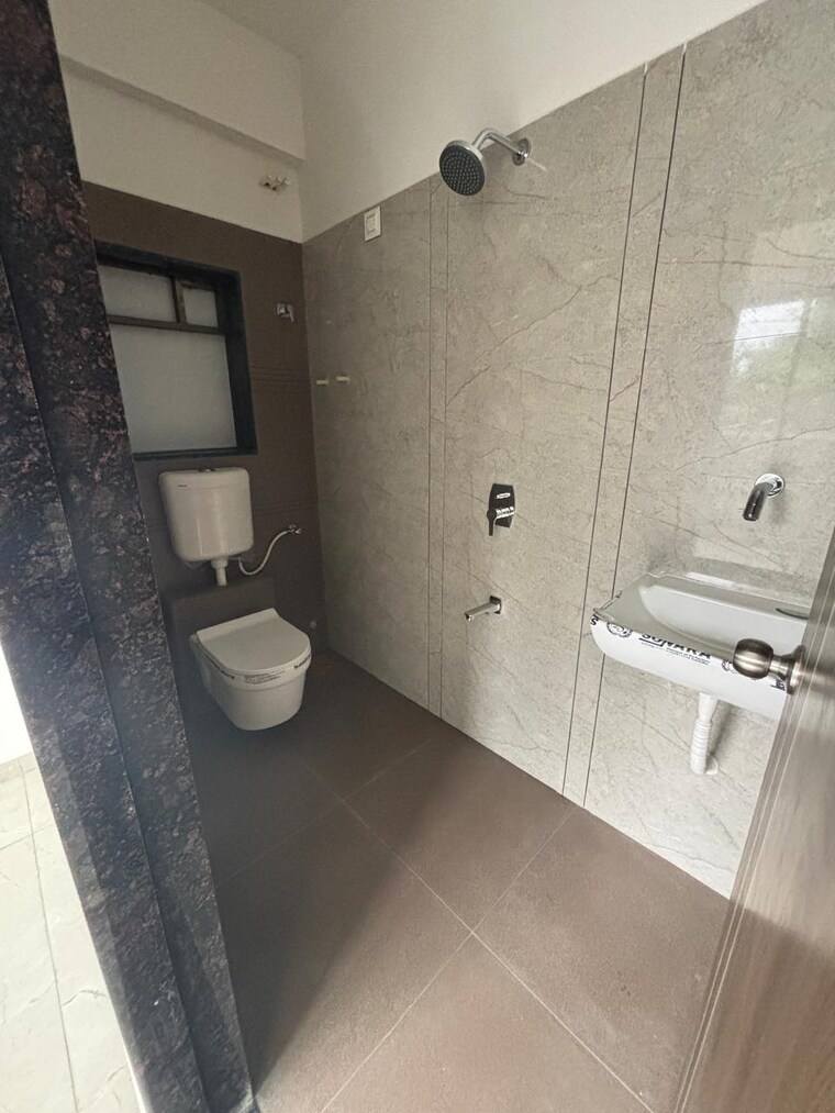 Bathroom, mega-pearl 1 Bedroom 463 Sq.Ft. Apartment In Titwala Thane 9496868