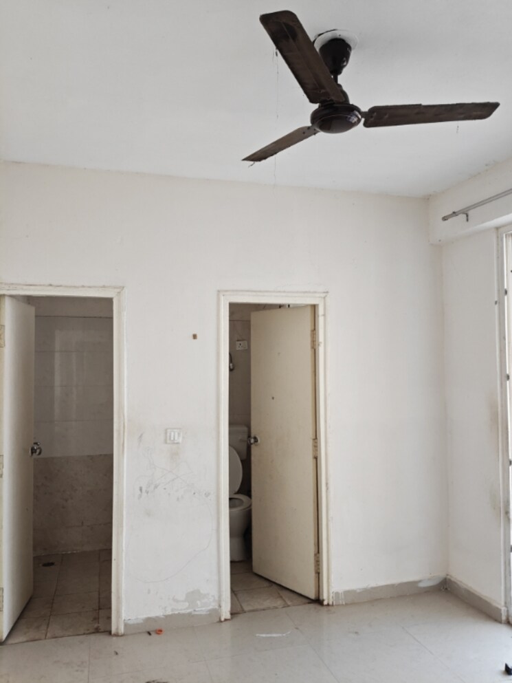 Room, shree-vardhman-green-court 1 Bedroom 418 Sq.Ft. Apartment In Sector 90 Gurgaon 9497059