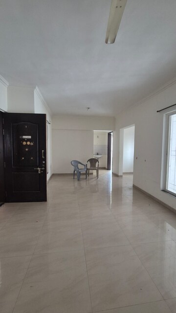 Room in 2 BHK Apartment at B K Pate Golden Petals, Karve Nagar – for Rent