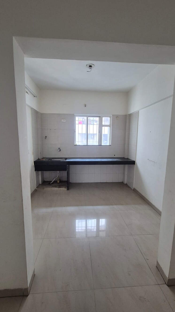 Bathroom, b-k-pate-golden-petals 2 Bedroom 1000 Sq.Ft. Apartment In Karve Nagar Pune 9497007