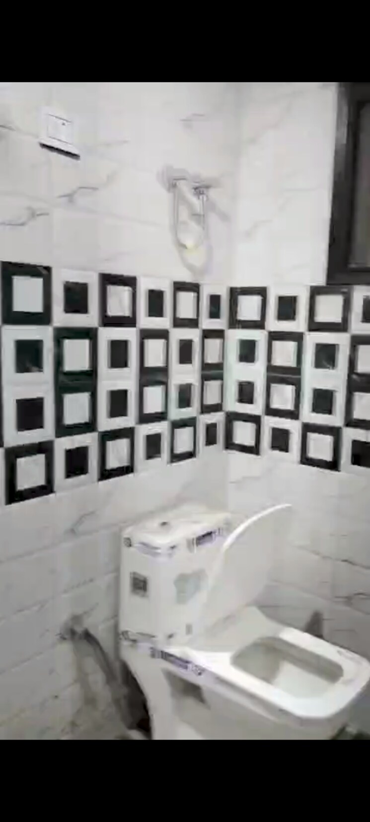 Bathroom, chattarpur 1 Bedroom 450 Sq.Ft. Builder Floor In Chattarpur Delhi 9497891