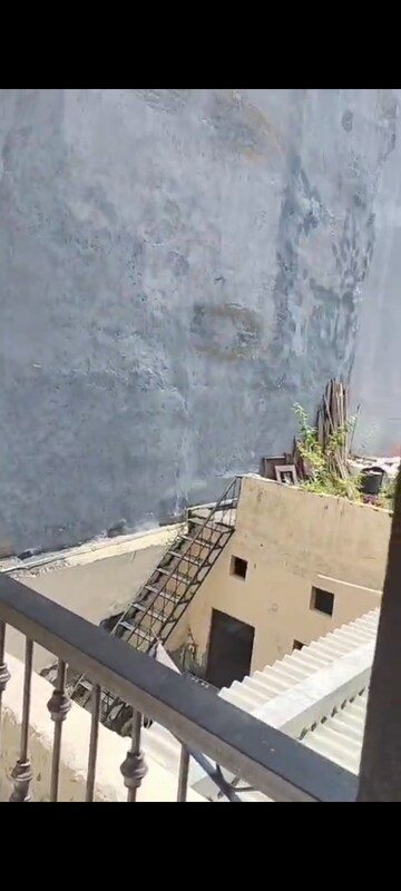 Balcony in 1 BHK Builder Floor at Chattarpur – for Rent