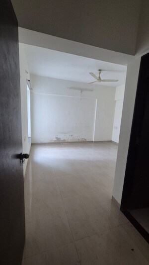 Room in 2 BHK Apartment at B K Pate Golden Petals, Karve Nagar – for Rent