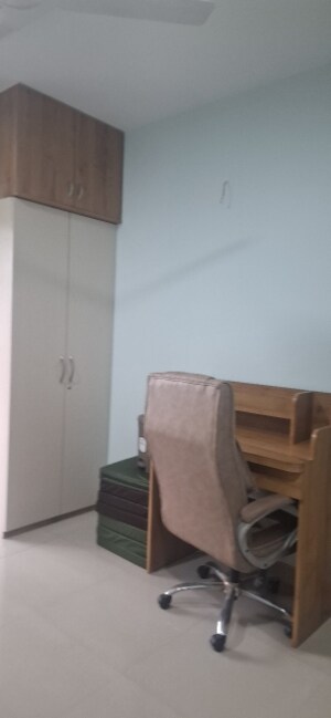 Furnished Amenities in 2 BHK Apartment at Wakad – for Rent