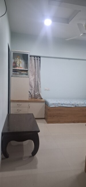 Furnished Amenities in 2 BHK Apartment at Wakad – for Rent