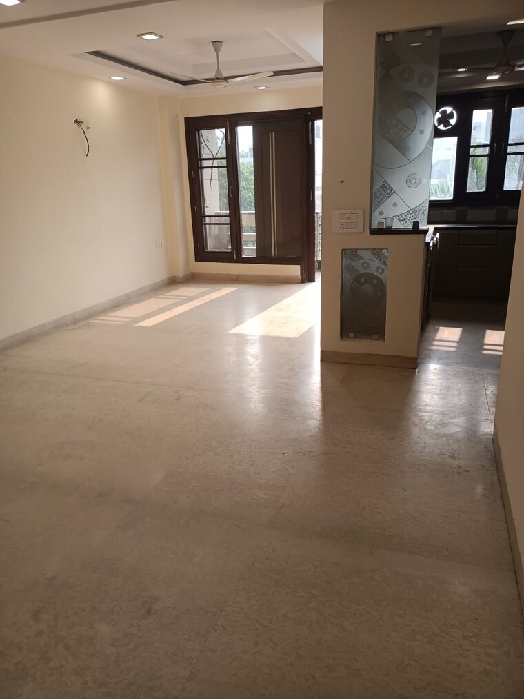 Living Room, surajmal vihar 3 Bedroom 1800 Sq.Ft. Builder Floor In Surajmal Vihar Delhi 9497256