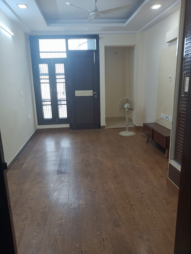 Bedroom, surajmal vihar 3 Bedroom 1800 Sq.Ft. Builder Floor In Surajmal Vihar Delhi 9497256