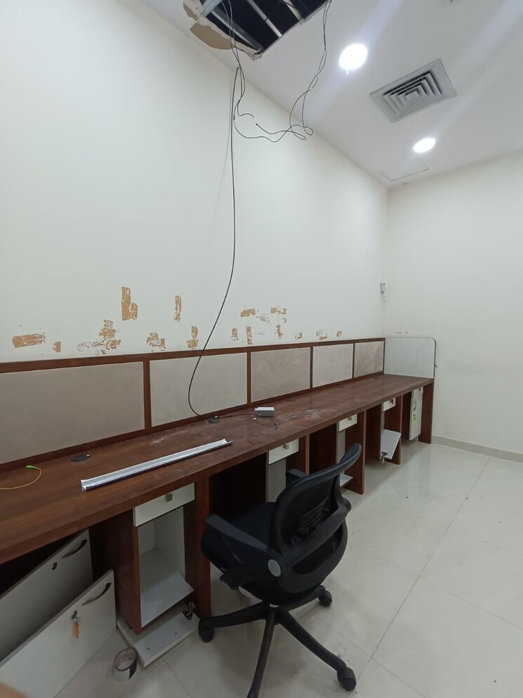 Team Area, mani-casadona Commercial Office Space 480 Sq.Ft. In New Town Kolkata 9497150