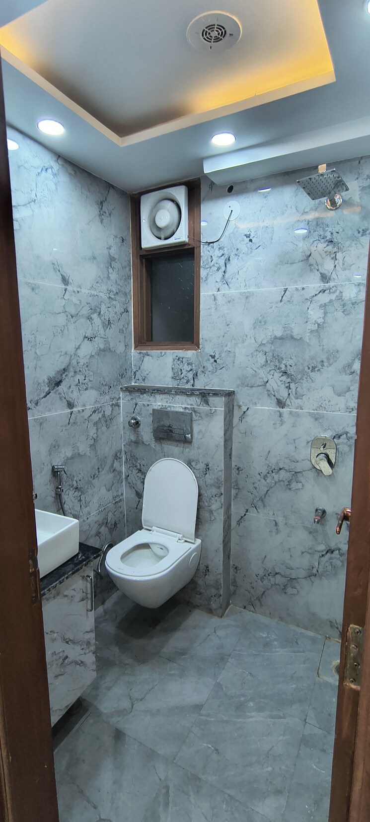 Bathroom, panchsheel vihar 2 Bedroom 630 Sq.Ft. Builder Floor In Panchsheel Vihar Delhi 9497259