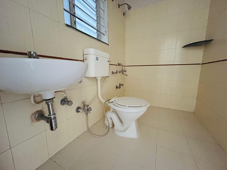 Attached Bathroom, dsk-saptasur 3 Bedroom 1300 Sq.Ft. Apartment In Dhayari Pune 9497241