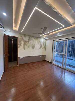 Room in 4 BHK Builder Floor at Ansal Versalia Avante, Sector 67a – for Sale