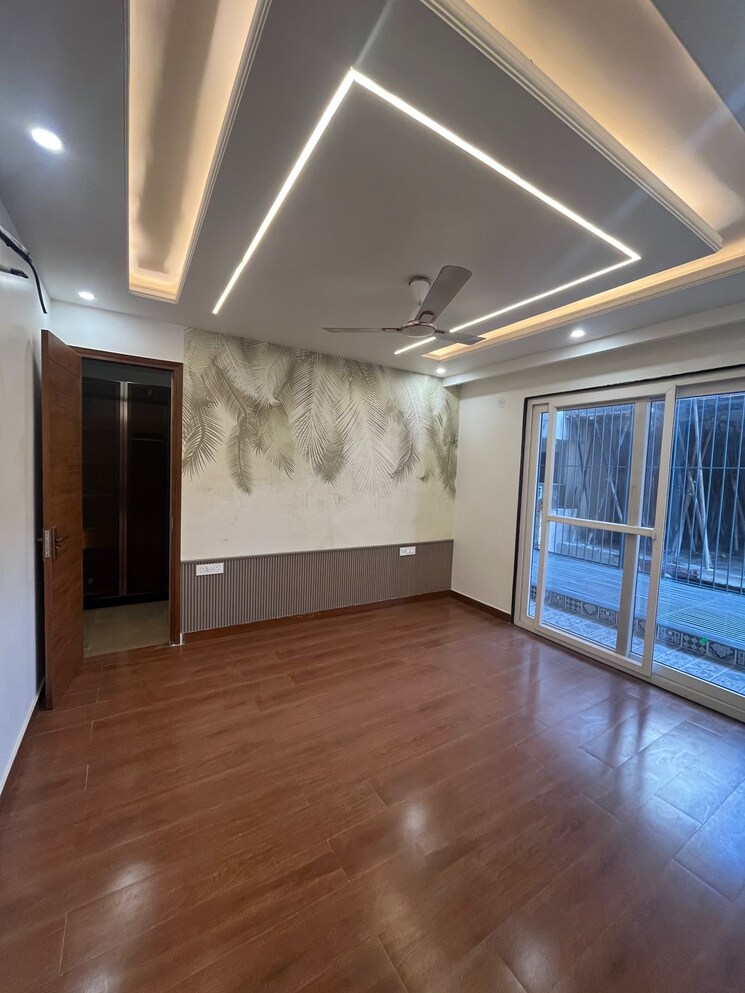 Room, ansal-versalia-avante 4 Bedroom 2000 Sq.Ft. Builder Floor In Sector 67a Gurgaon 9497588