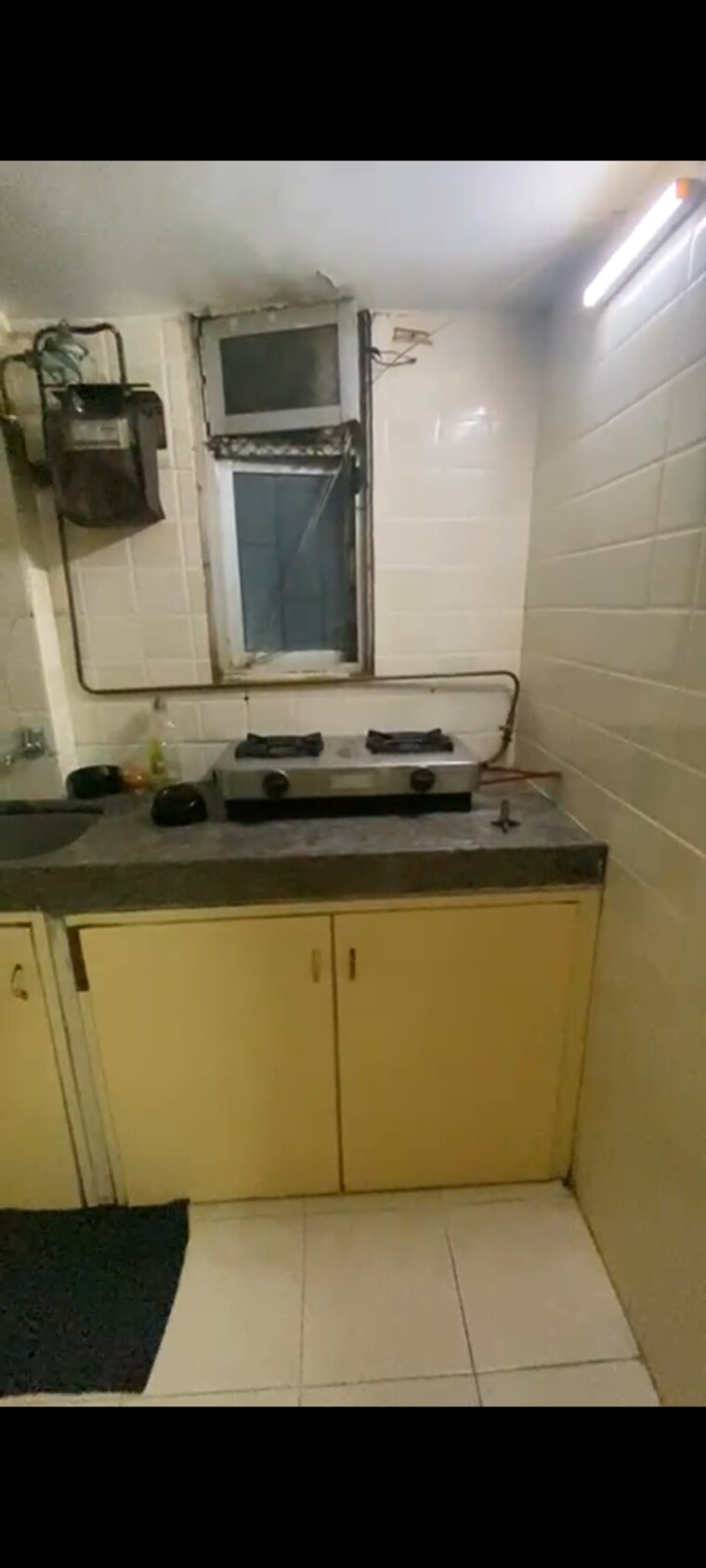 Kitchen, andheri east 1.5 Bedroom 500 Sq.Ft. Apartment In Andheri East Mumbai 9497279