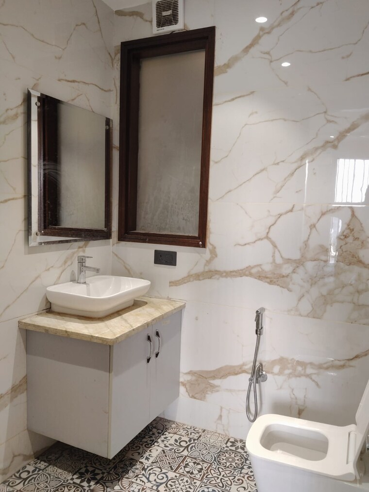 Bathroom, saket 2 Bedroom 805 Sq.Ft. Builder Floor In Saket Delhi 9497296