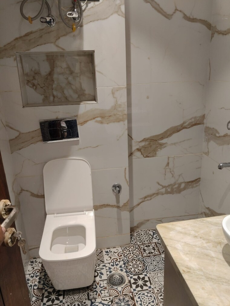 Bathroom, saket 2 Bedroom 805 Sq.Ft. Builder Floor In Saket Delhi 9497296