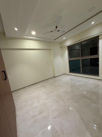 Room in 2 BHK Apartment at Sheth Irene, Malad West – for Rent