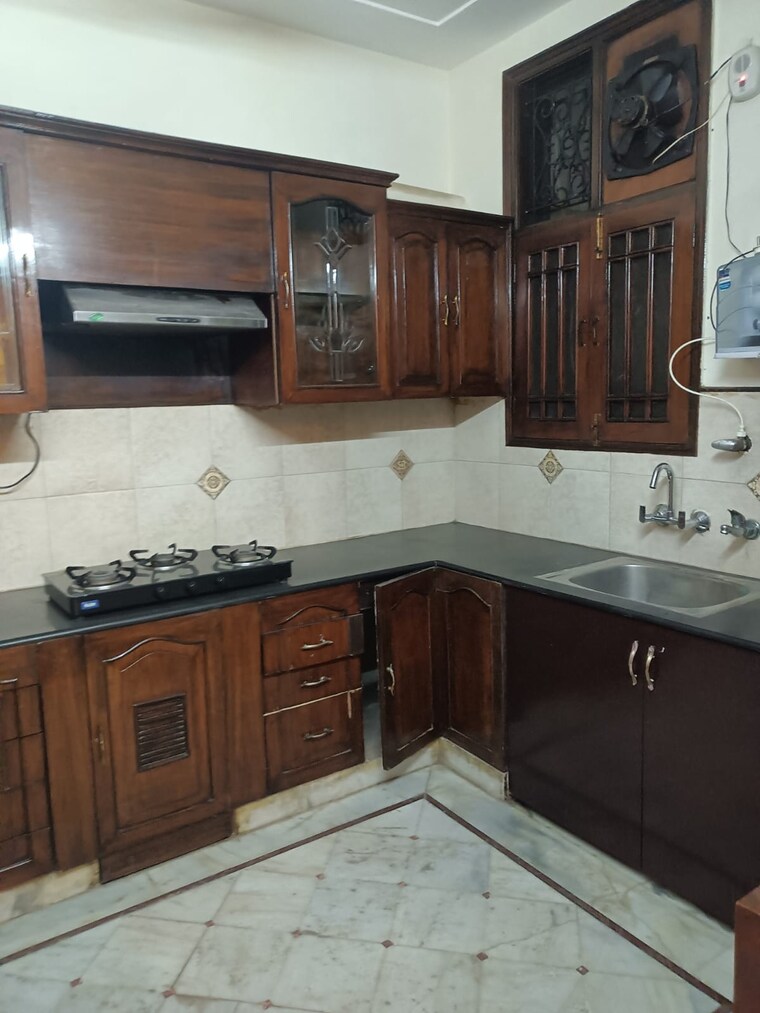Kitchen, yojna vihar 3 Bedroom 1800 Sq.Ft. Builder Floor In Yojna Vihar Delhi 9497489