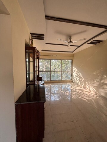 Bedroom in 2 BHK Apartment at Sadguna Raj Ek Jyot Sukriti, Chembur – for Rent