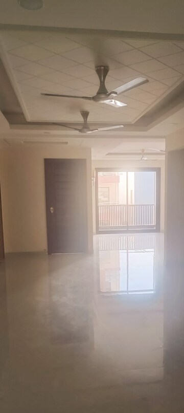Room in 2 BHK Builder Floor at Palam Vihar – for Sale