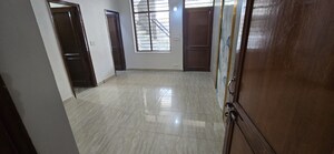 Room in 3.5 BHK Builder Floor at Sector 16 – for Rent