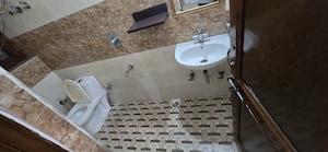 Bathroom in 3.5 BHK Builder Floor at Sector 16 – for Rent