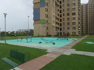 Swimming Pool in 3 BHK Apartment at Unitech Fresco, Sector 50 – for Rent