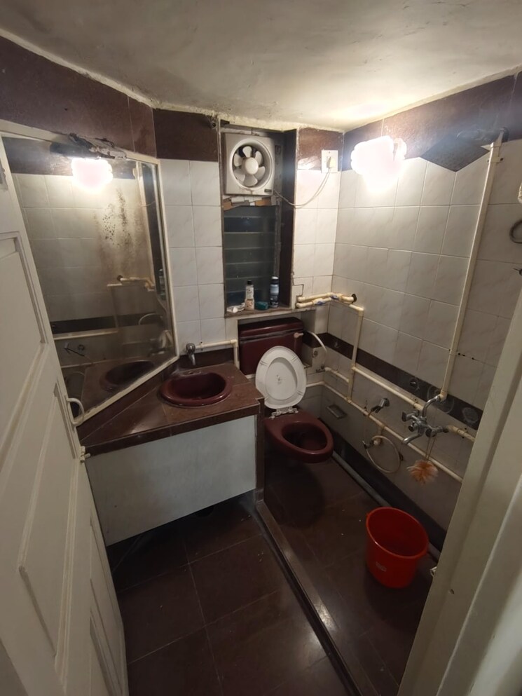 Attached Bathroom, dosti-ambrosia 2 Bedroom 800 Sq.Ft. Apartment In Wadala East Mumbai 9497661