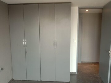 Room in 4 BHK Apartment at Lodha Trump Tower, Worli – for Rent