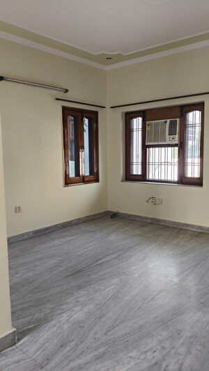 1.5 BHK Builder Floor For Rent in Sector 16