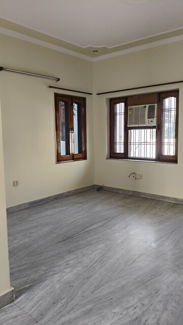 1.5 BHK Builder Floor For Rent in Sector 16