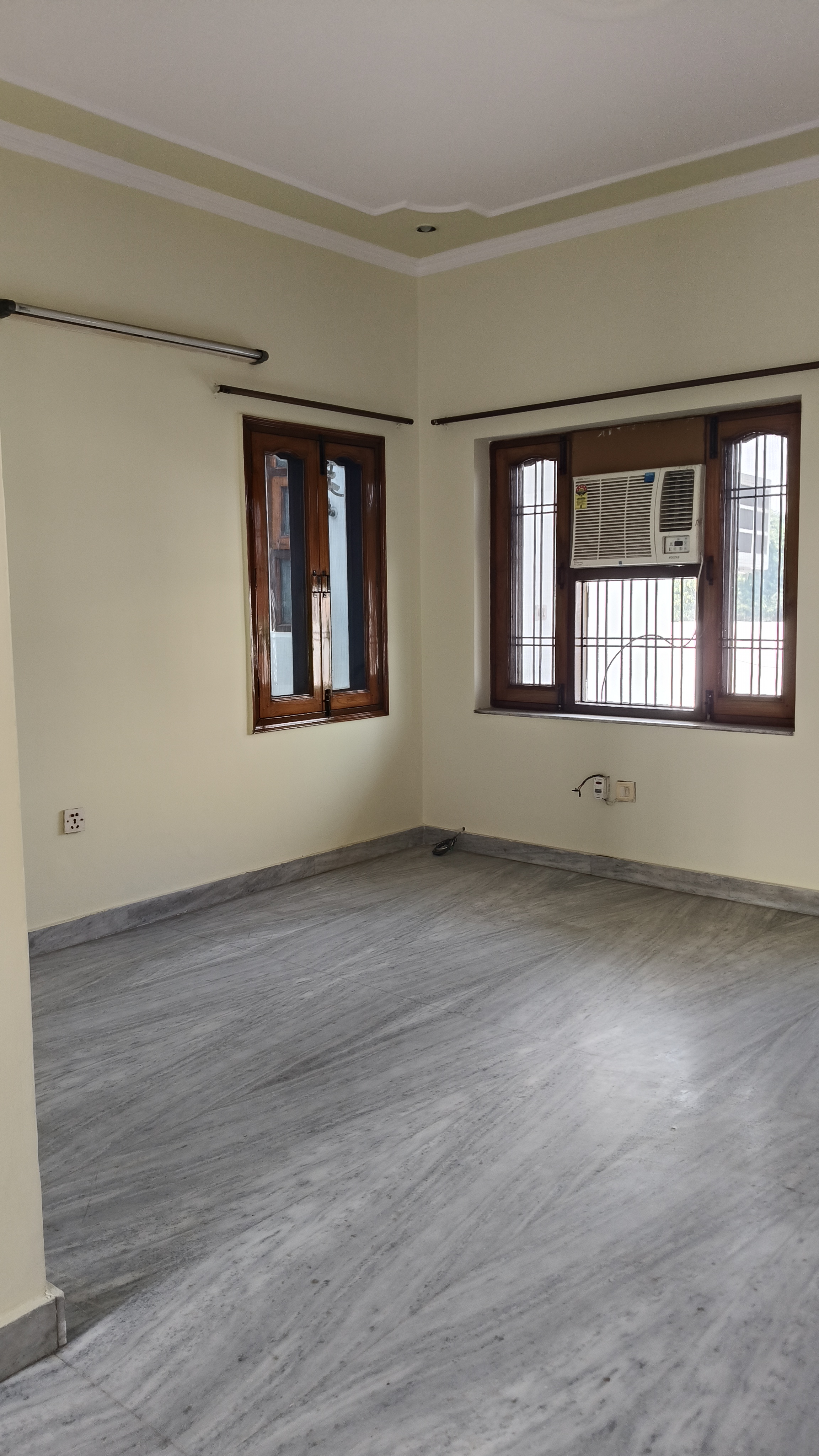1.5 BHK Builder Floor For Rent in Sector 16