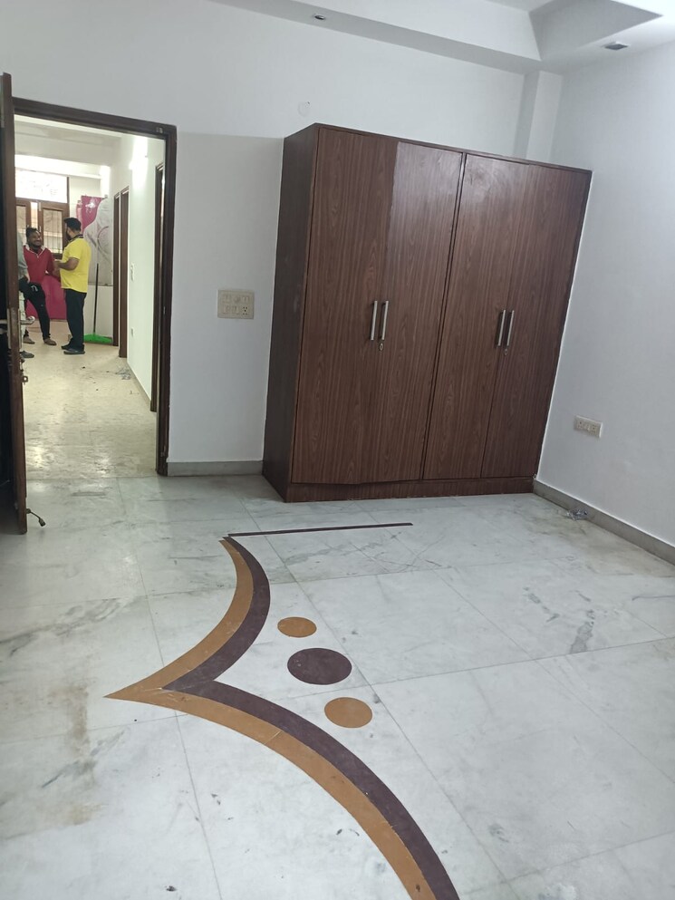 Bedroom, vigyan vihar 3 Bedroom 1800 Sq.Ft. Builder Floor In Vigyan Vihar Delhi 9497699