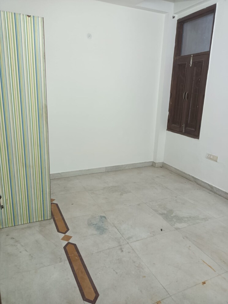 Room, vigyan vihar 3 Bedroom 1800 Sq.Ft. Builder Floor In Vigyan Vihar Delhi 9497699