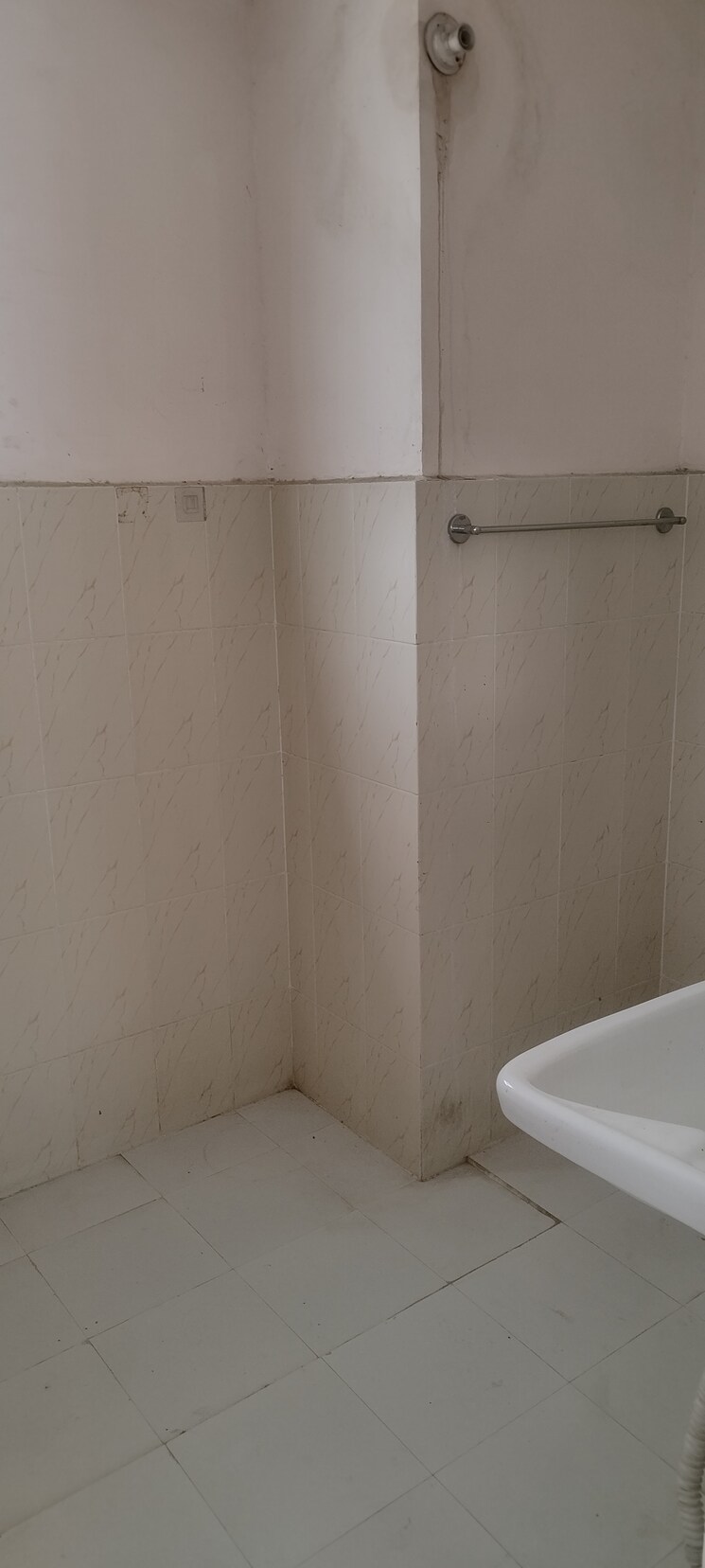 Bathroom, sushant golf city 2 Bedroom 1000 Sq.Ft. Apartment In Sushant Golf City Lucknow 9497737