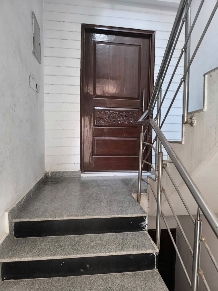 undefined, sector 56 3 Bedroom 3000 Sq.Ft. Villa In Sector 56 Noida 9497791