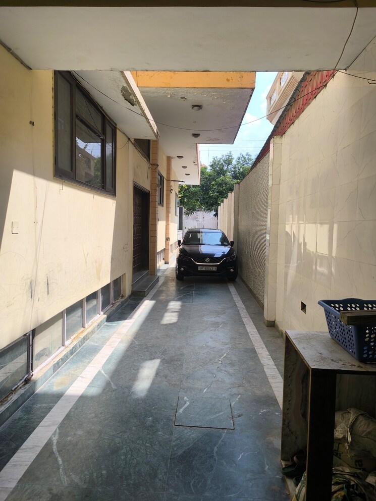 undefined, sector 56 3 Bedroom 3000 Sq.Ft. Villa In Sector 56 Noida 9497791