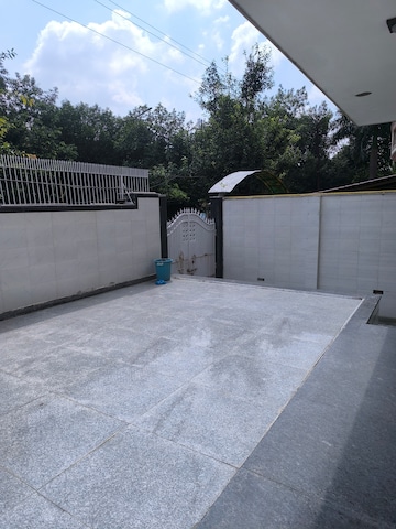 Balcony in 3 BHK Villa at Sector 56 – for Rent