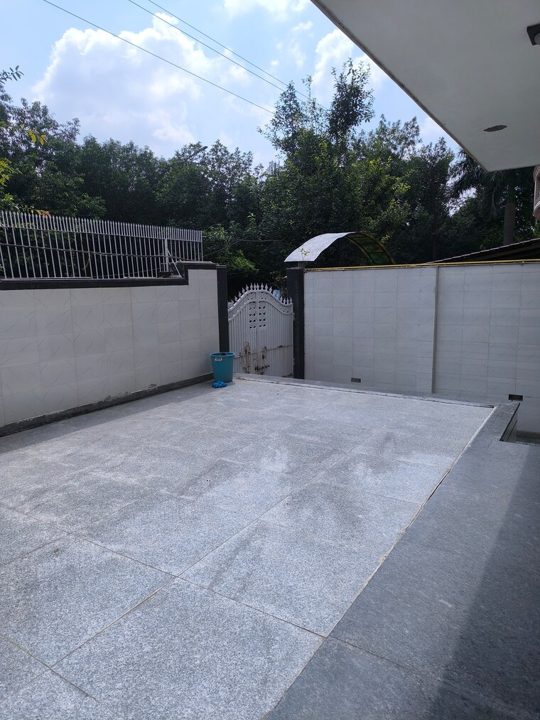 Balcony, sector 56 3 Bedroom 3000 Sq.Ft. Villa In Sector 56 Noida 9497791