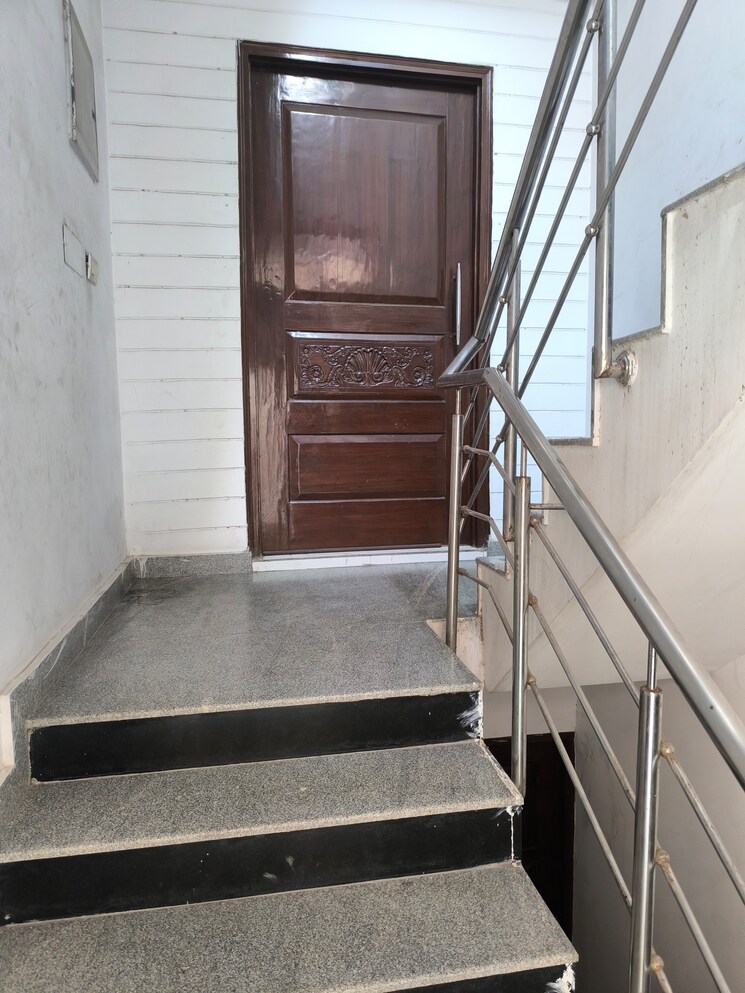 undefined, sector 56 3 Bedroom 3000 Sq.Ft. Villa In Sector 56 Noida 9497791