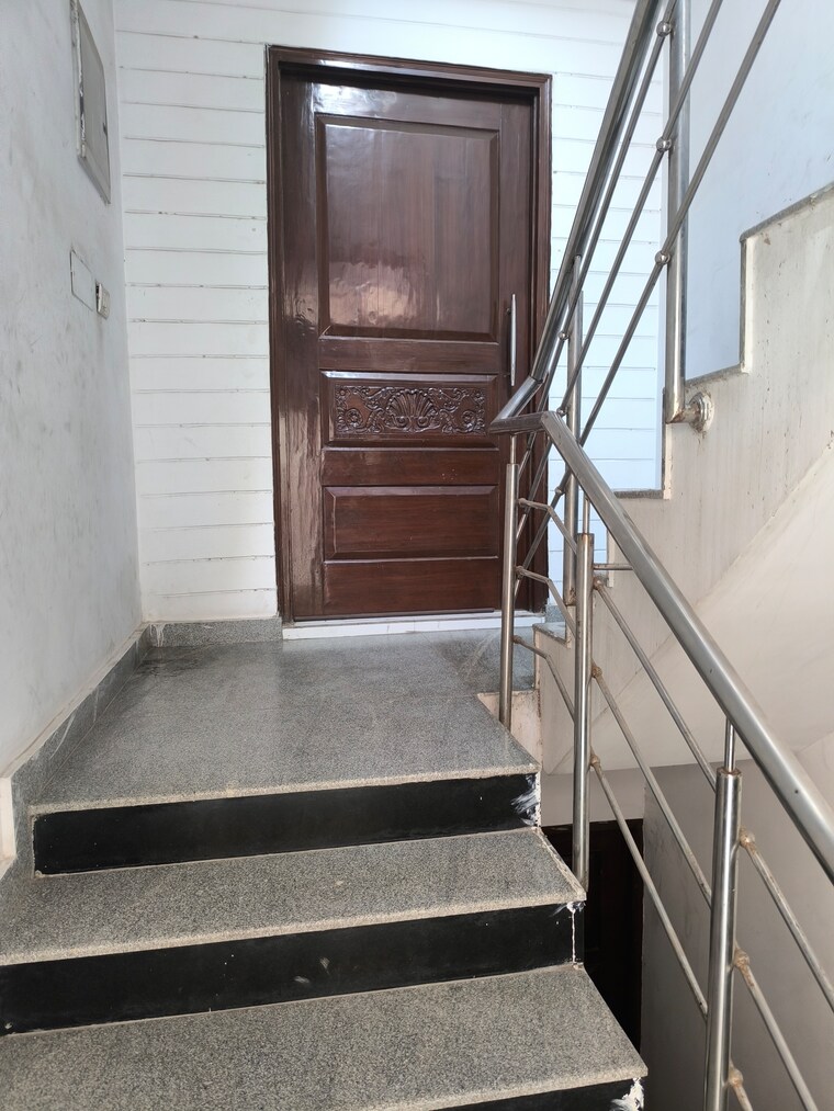 undefined, sector 56 3 Bedroom 3000 Sq.Ft. Villa In Sector 56 Noida 9497791