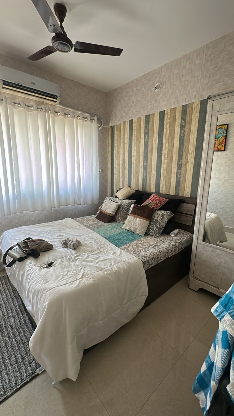 Bedroom, jyoti-complex 1 Bedroom 400 Sq.Ft. Apartment In Goregaon East Mumbai 9497745